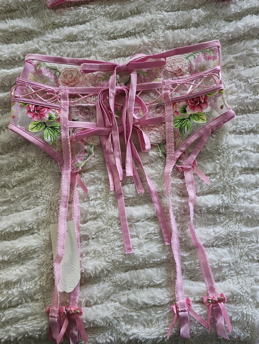 For Love And Lemons Needle Point Roses Set Small - Picture 7 of 15